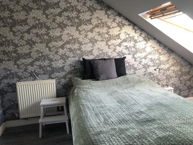 Close to town centre and dockyard Main Photo