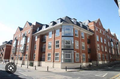 Beautiful, spacious, en suite room in central York Main Photo
