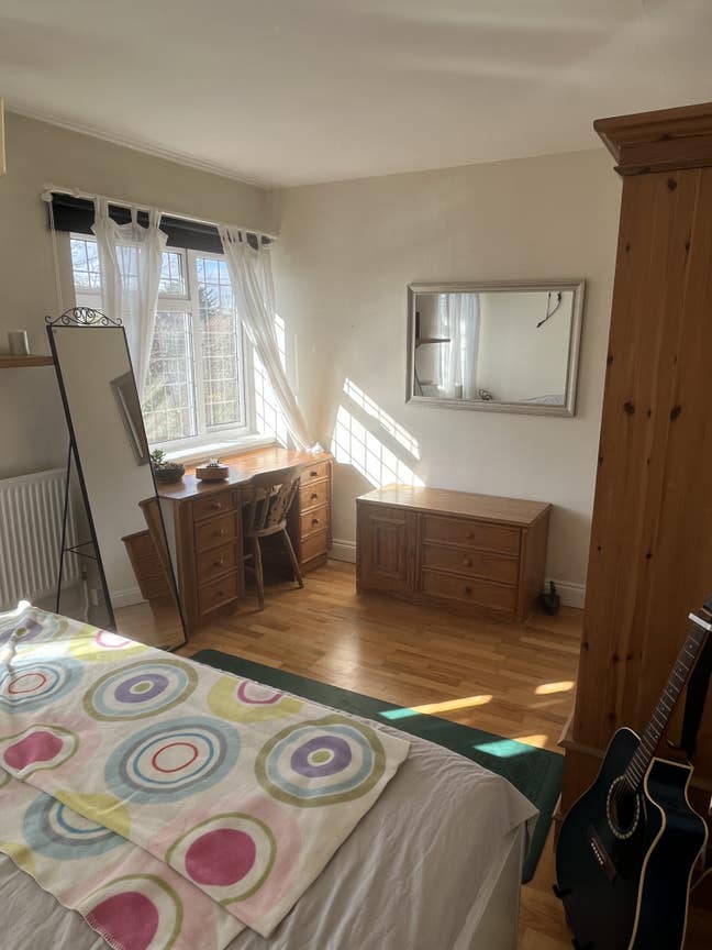 Large master bedroom room, near BBC & a King bed! Main Photo