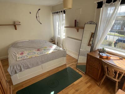 Large master bedroom room, near BBC & a King bed! Main Photo