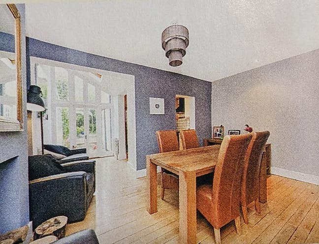 Expansive studio bedroom Main Photo