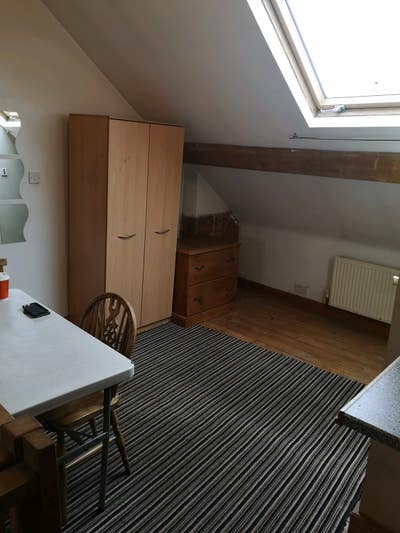 Large open plan studio apartment  Main Photo