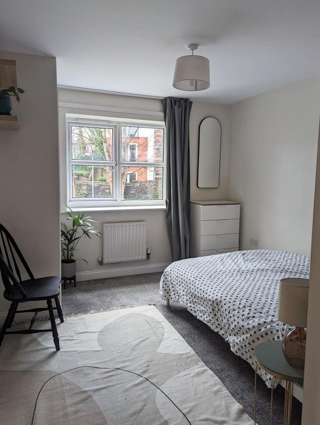 Spacious room next to Headingley train stop Main Photo