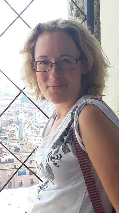 Room needed for a friendly chilled female  Main Photo