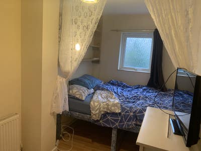 En-suite double room for single Hammersmith Main Photo