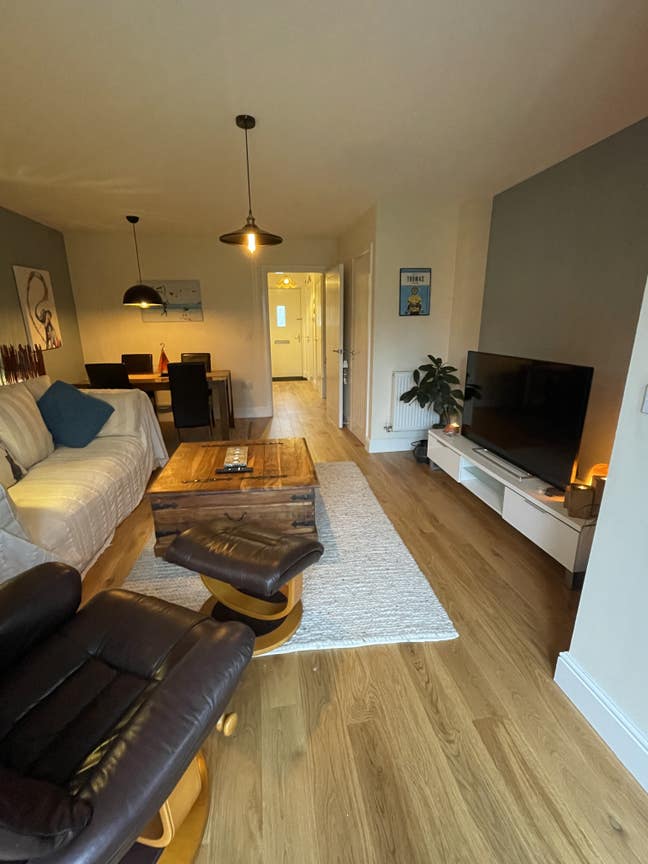 Large Room near beach, Machynys Bay - Short term Main Photo