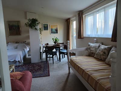 Studio Flat, self contained for one person Main Photo