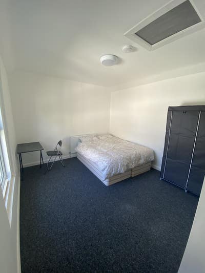 Double Room to Rent Newly Refurbished 5-Bed Flat  Main Photo