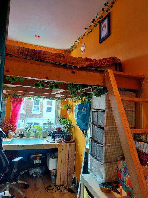 Lovely flat with balcony & garden in SW Main Photo