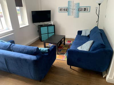 Large double bedroom with offsuite  (OLL) Main Photo