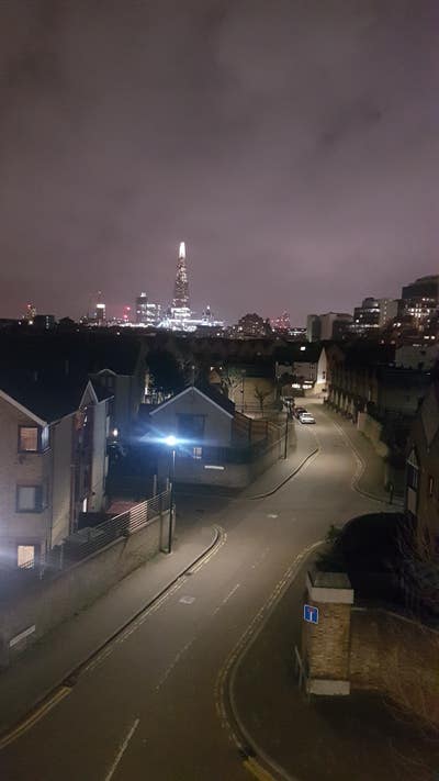 Anyone looking for chilled digs in wapping? Main Photo