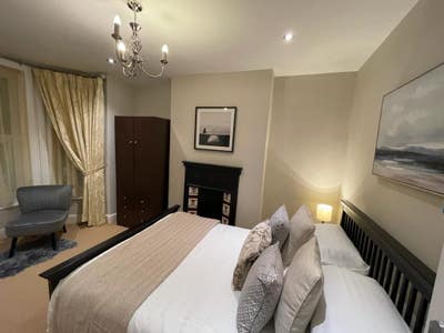 Professional living in Folkestone Main Photo