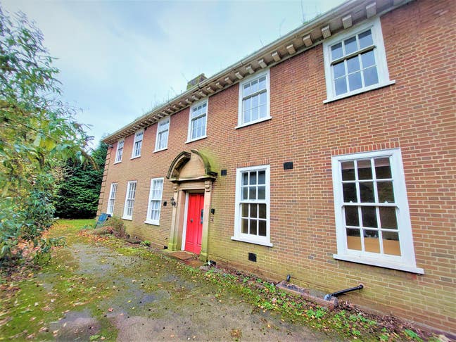 Rooms from £425 pcm inc bills in Solihull Town Main Photo