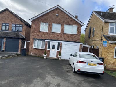 Rooms for Professionals Fully Furnished  Main Photo