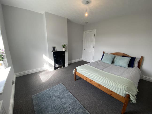  😀💖All Saints Road - Spacious PE1 Room💖😀 Main Photo