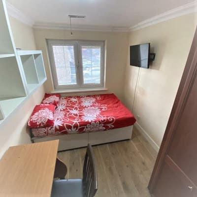 Large stunning room in a amazing condition Main Photo