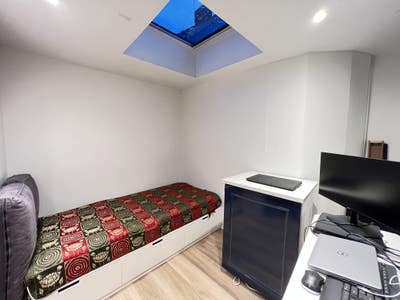 En-suites Bedroom in Watford Main Photo