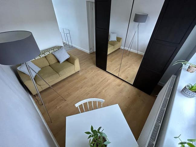 Double room with en-suite and private living area Main Photo