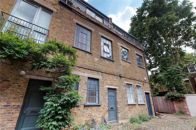 Mon-Fri Let in King-Bed En-Suite in Dalston Mews Main Photo