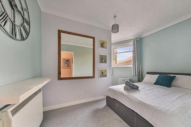 Spacious 1-Bed Town Centre  (Bills Included) Main Photo