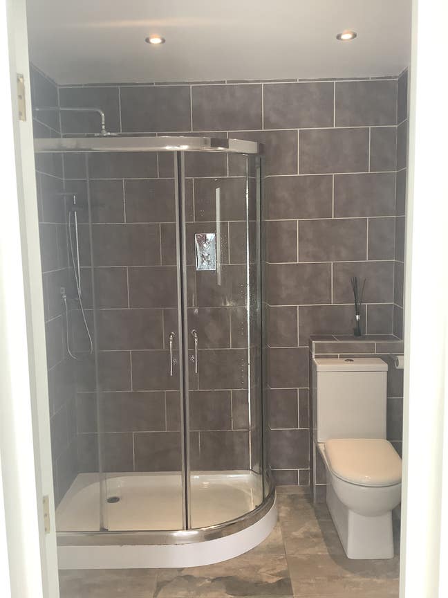 Lovely double room with en -suite bathroom  Main Photo