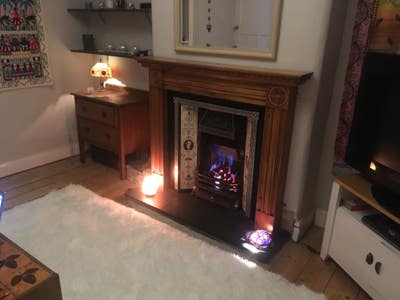 Sunny room Chorlton next to tram stop shops, bars Main Photo