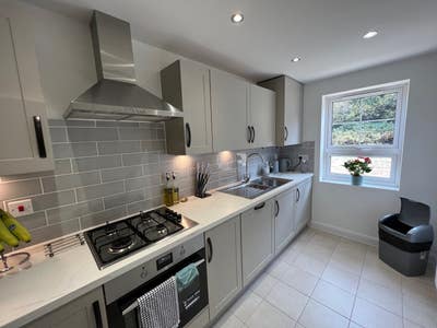 Double Room in a Quiet Location All Bills Included Main Photo