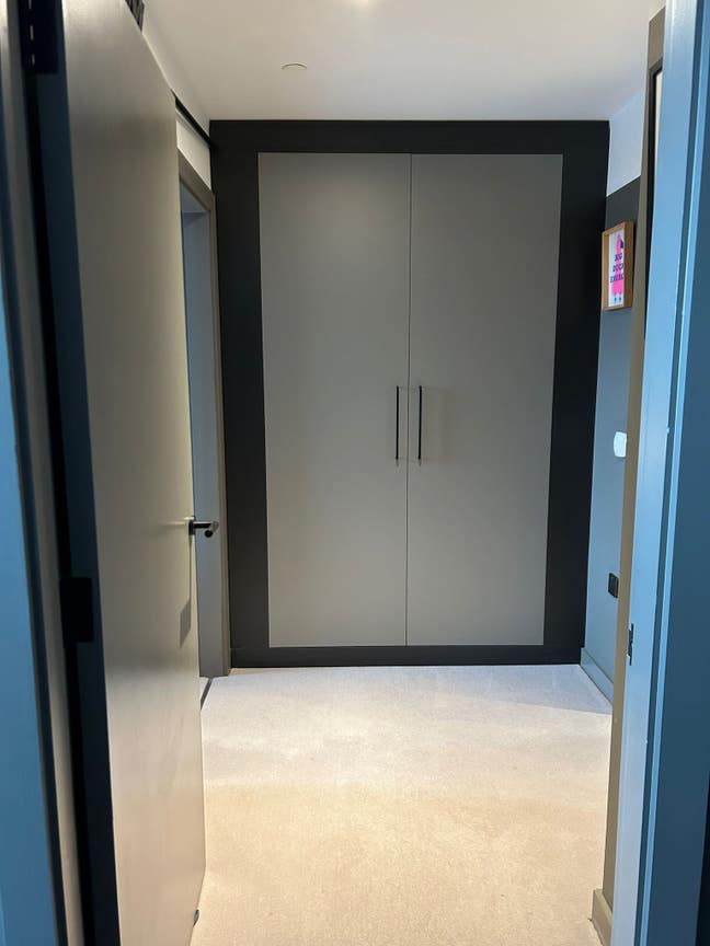 Top floor en-suite double with walk-in wardrobe Main Photo