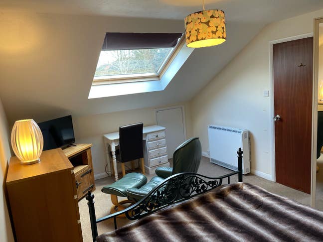 Spacious double room Reading (RG2) Main Photo