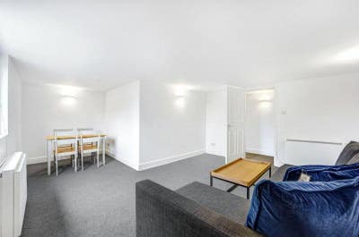 Two Bedroom Flat in Battersea, SW11  Main Photo