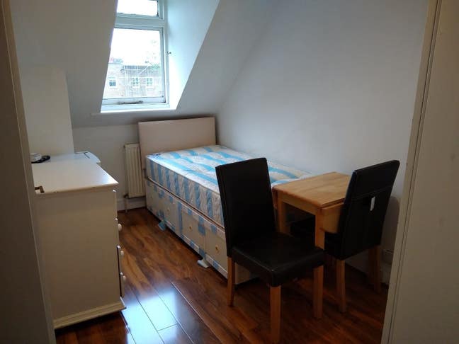 Single room available in Chiswick Main Photo