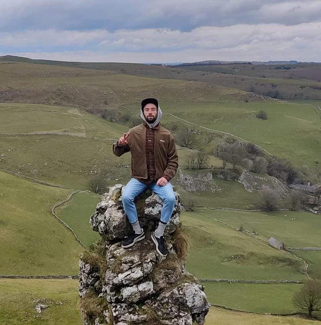 31 landscaper looking to move in chorlton  Main Photo