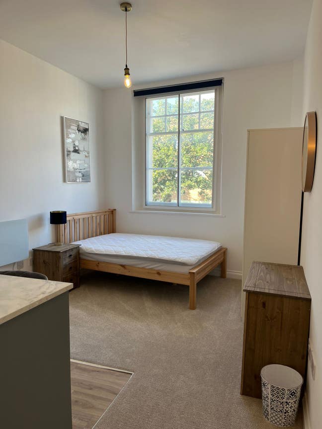 Stunning double en-suite kitchenette room Main Photo