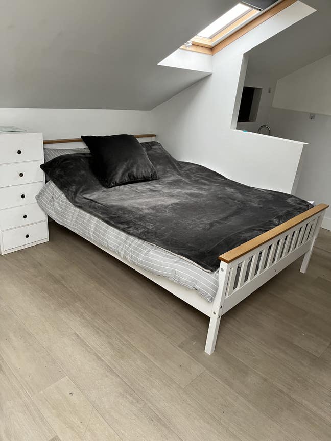 Double bedroom with en-suite  Main Photo