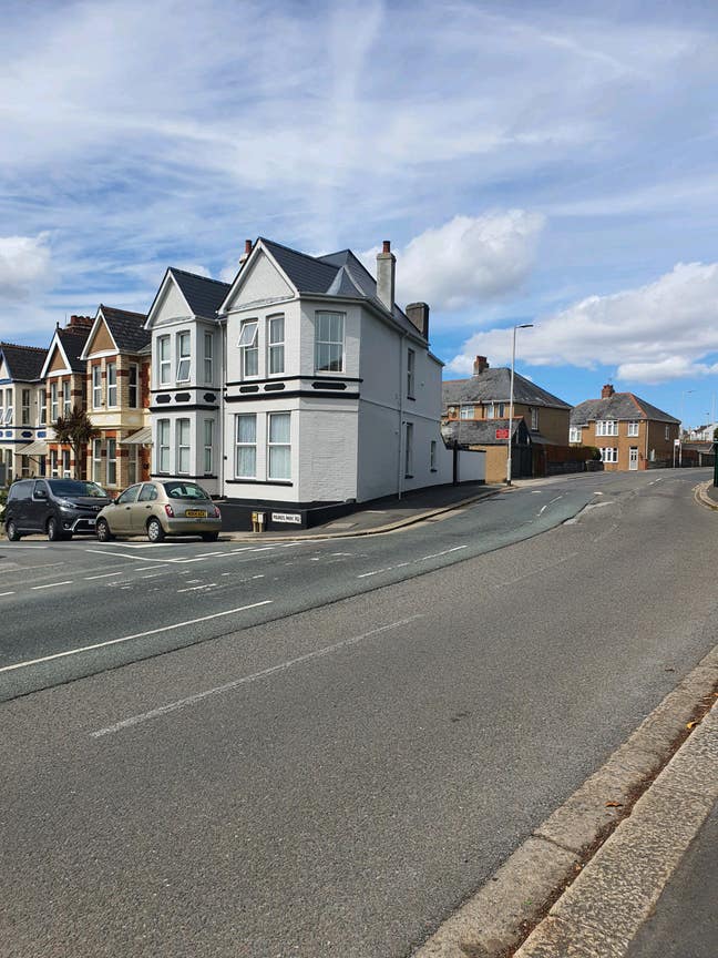  Pounds Park Road  Double En-suite Room  Main Photo