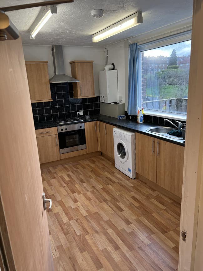 Large Double Room In Shared House S2 Main Photo