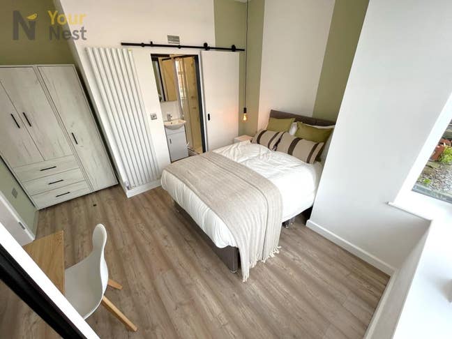 Brand New Stunning House Share, Bramley,   Main Photo