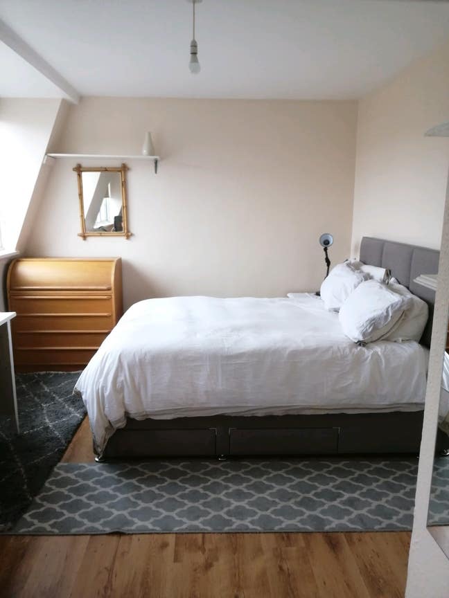 Large bedroom in ladbroke grove Main Photo