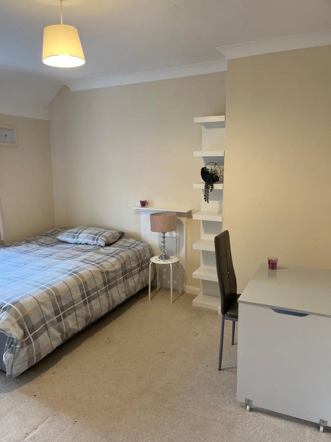 Double  room  in  Becontree - Female Main Photo