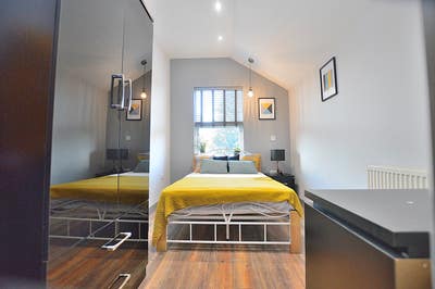 En-suite room for 1 person Main Photo