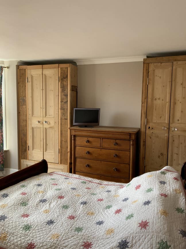 Self Contained Flat Central Felixstowe Bills inc.  Main Photo