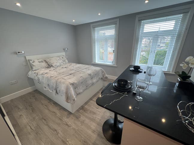 Studio Bills inc Zero Deposit Option Main Photo