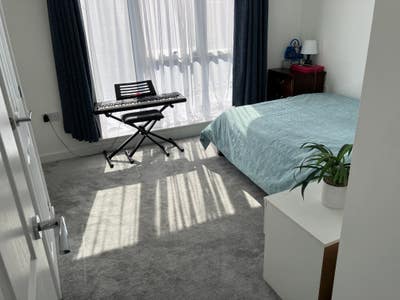  Large Double bedroom  - furnished  Main Photo