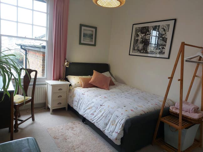 Large double bedroom with primary use of bathroom. Main Photo