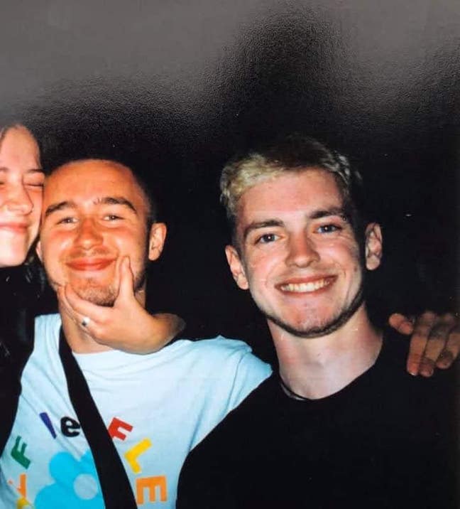 28 years old Full time employee at a tech com... Main Photo