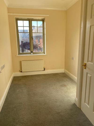 Flat house share with 1 other female Main Photo