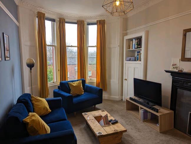 Double Room in the West End  Main Photo