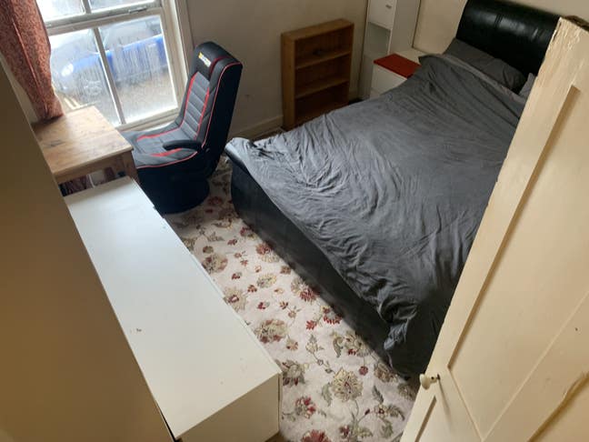 Available Now Dogs Welcome All In Main Photo