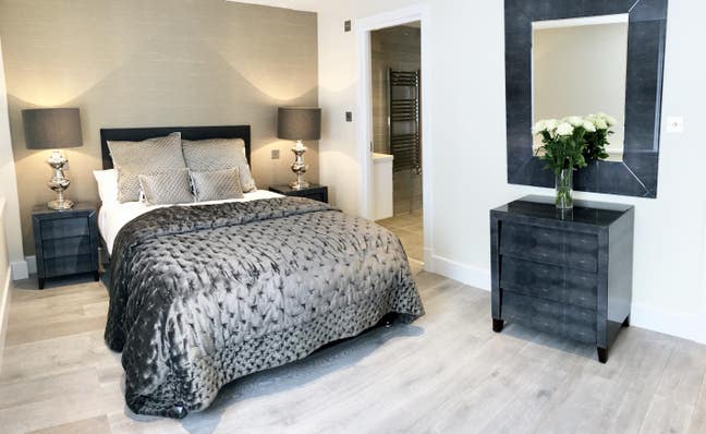 Modern & Cozy 2 Bedroom Flat @ Wimbledon Park Main Photo