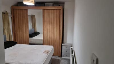 Dble room to let shared house. Includes all bills Main Photo